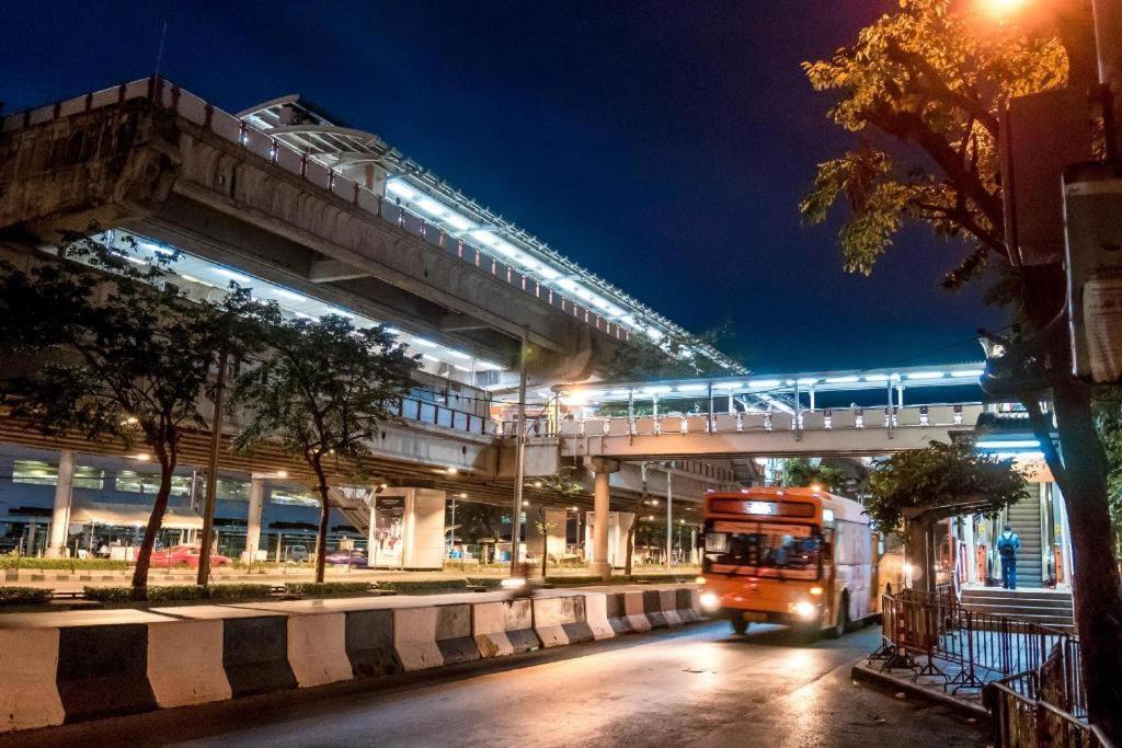 Kamin Bird Hostel Bangkok Exteriér fotografie